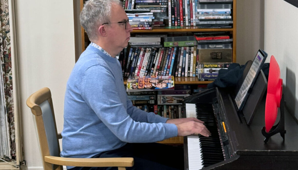 Live Lunchtime Music Returns to Lister & Sherrington House Nursing Homes