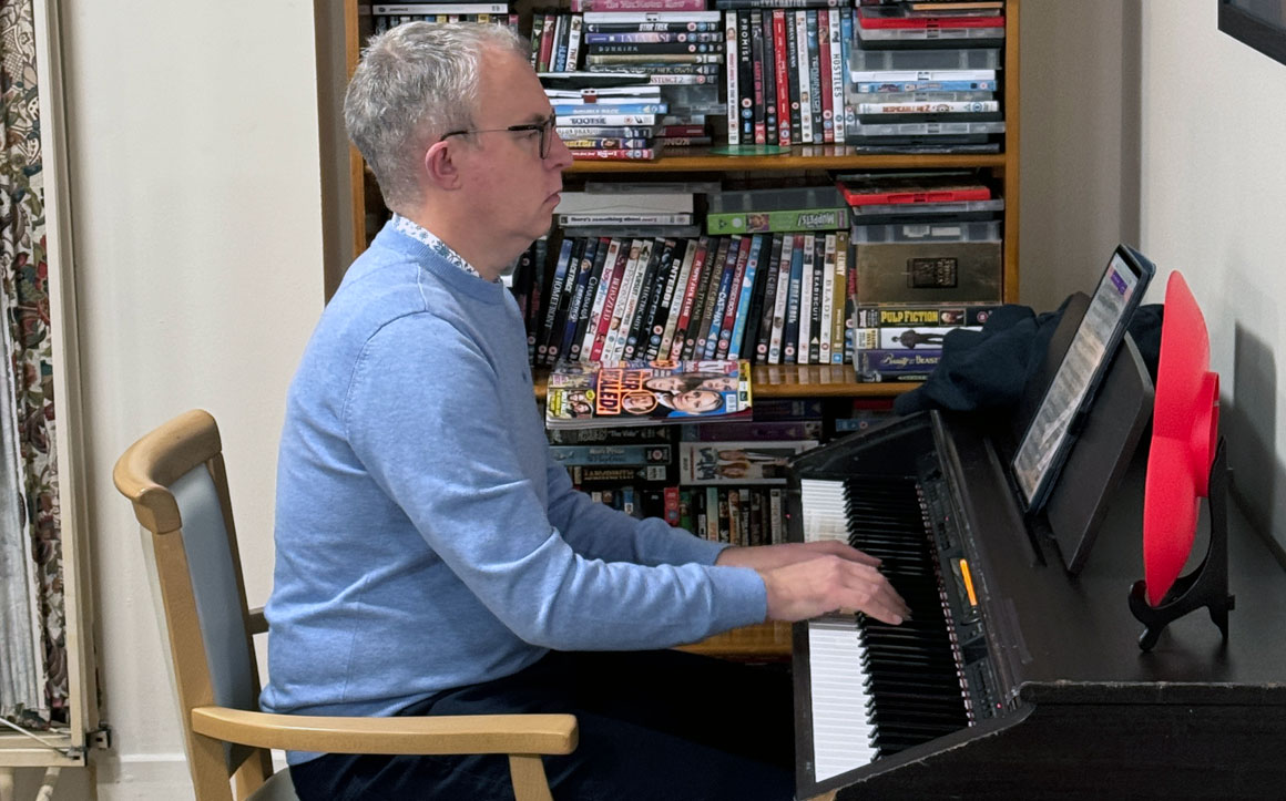 Live Lunchtime Music Returns to Lister & Sherrington House Nursing Homes Live Lunchtime Music Returns to Lister & Sherrington House Nursing Homes